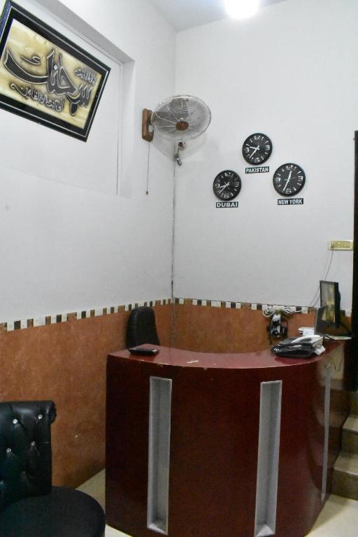 Safari Hotel (Davis Road) photo