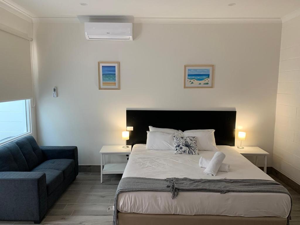 BENDIGO HIGH ST APARTMENTS with KING BED-COURTYARD-KITCHEN-REFURBISHED 2022 photo