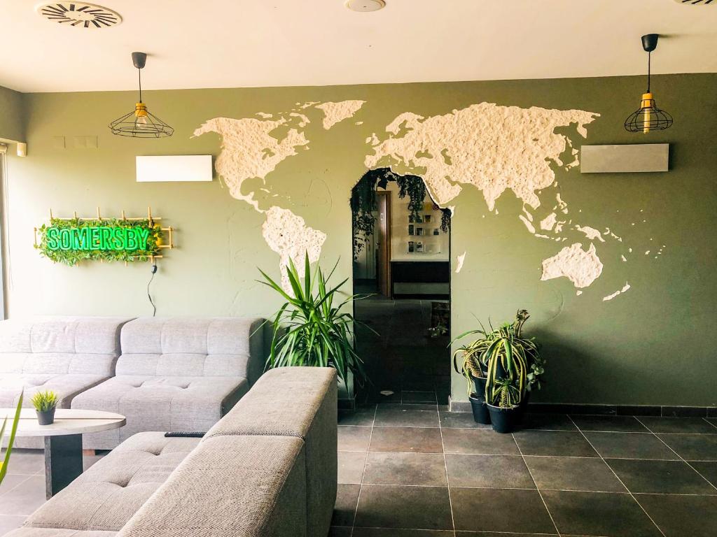 Shared lounge/TV area