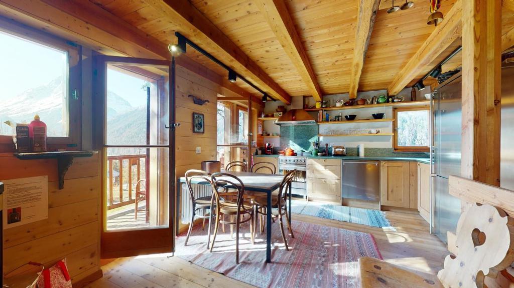 Idyllic chalet in Evolène, with view on the Dent Blanche and the mountains - 3