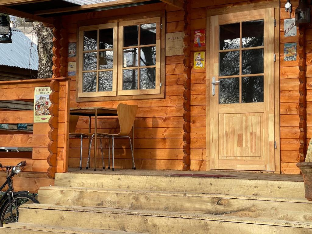 Retro Lodge nr Dartoor with hot tub & opt sauna, Newton Abbot