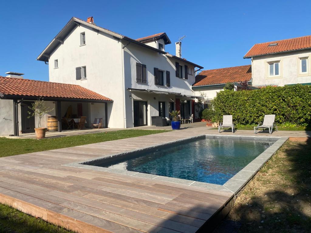 Hiru Alabak - Maison à Biarritz, piscine, jardin, 8 personnes - 5