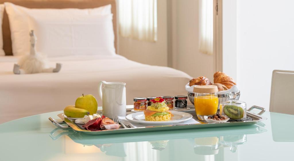 Hotel Dining
