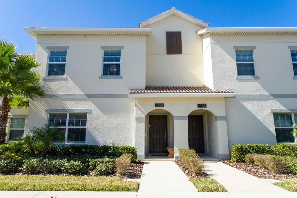 Stunning 4 Bedroom w/ Screened Pool Close to Disney 1568 — Hotel in Orlando (FL)