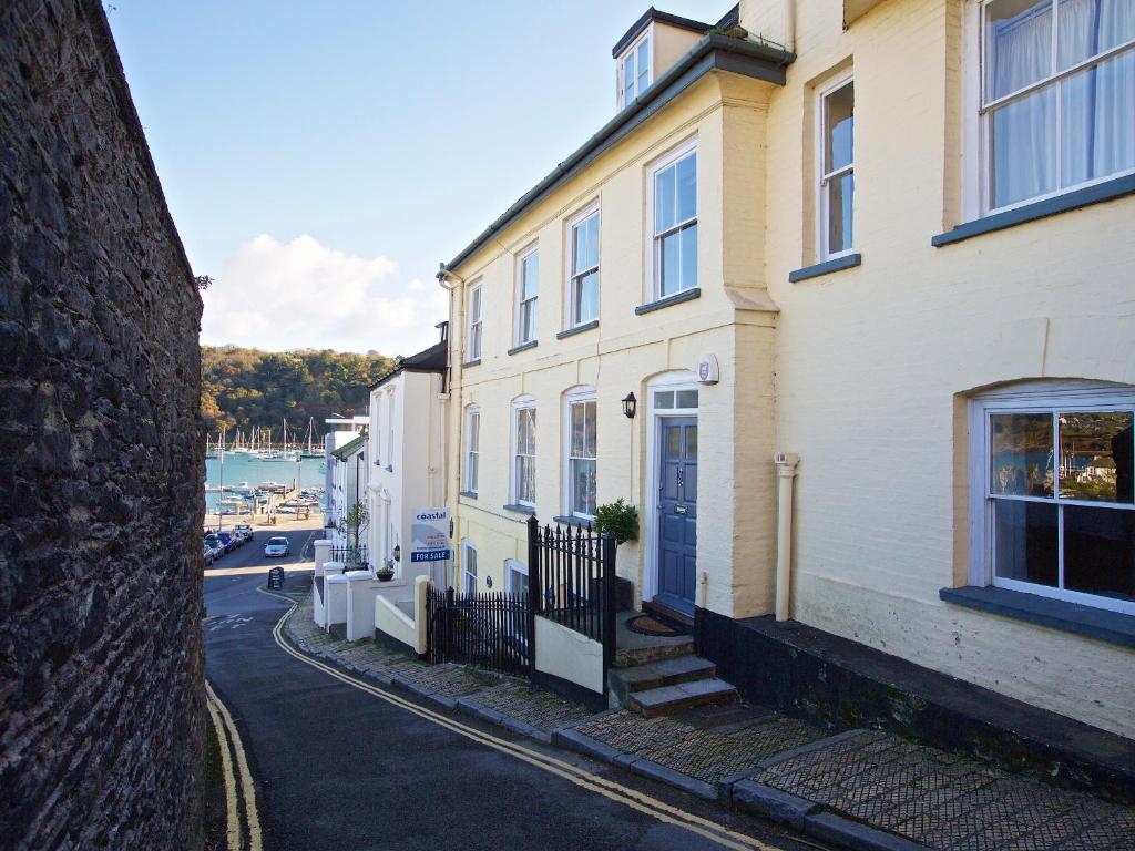 11 Ridge Hill, Dartmouth