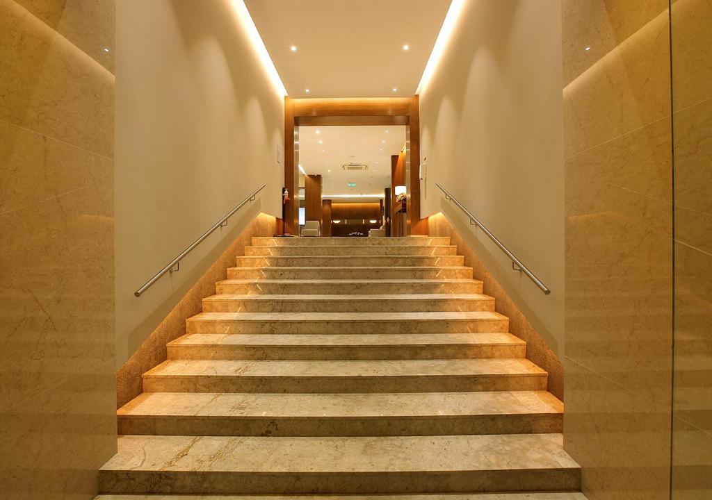 Hotel Crystal Plaza — Hotel in Kochi