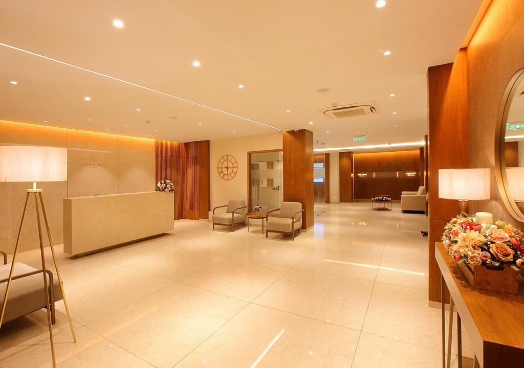 Hotel Crystal Plaza photo