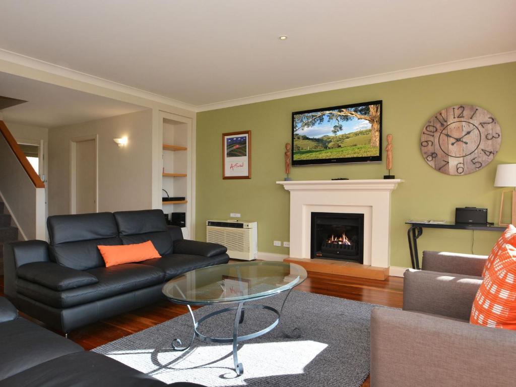 Villas Trienta - Sleeps 30 - Resort Villas located within Cypress Lakes Resort — Hotel in Hunter Valley