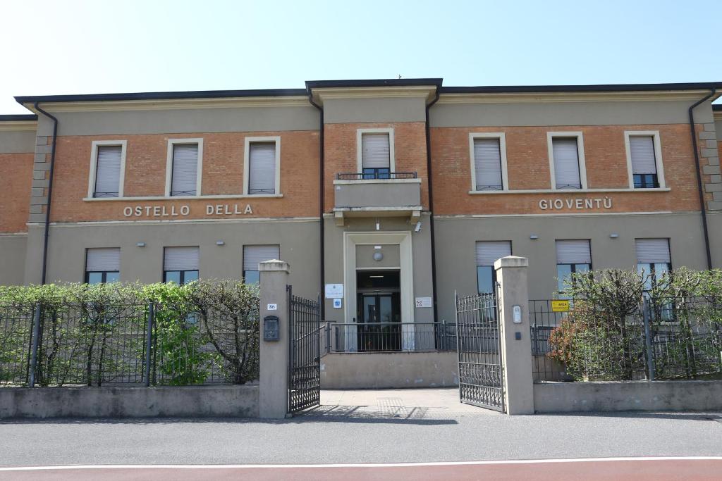 Student's Hostel Parma — Hotel in Parma