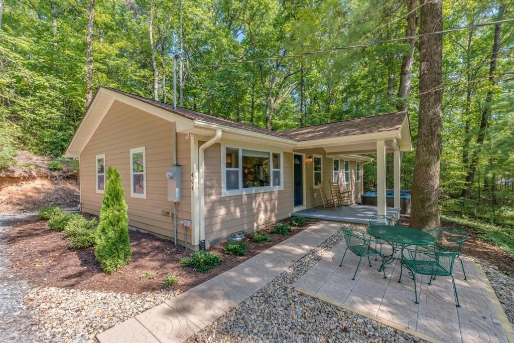 Knobby Creek Cottage
