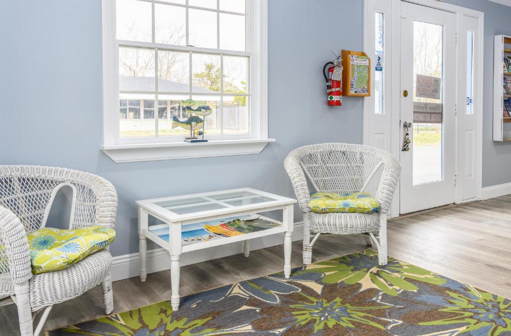 Blue Dolphin Inn photo