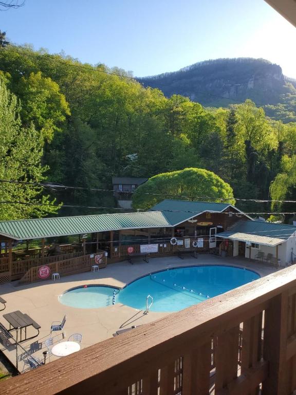 Geneva Hotel & Tiki Bar photo