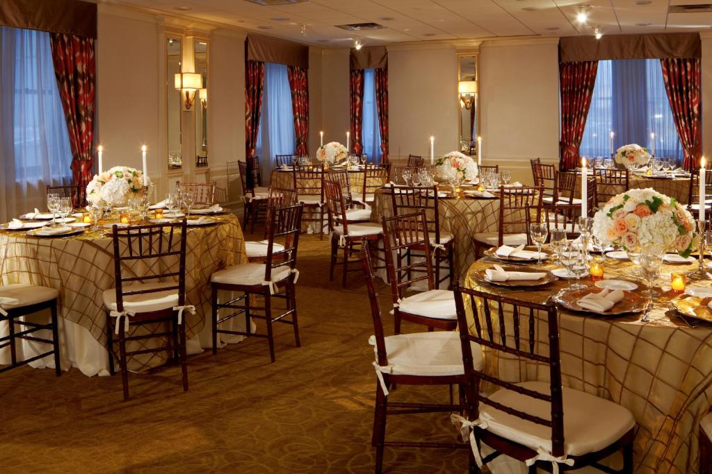 워릭 뉴욕 호텔 (Warwick New York Hotel)