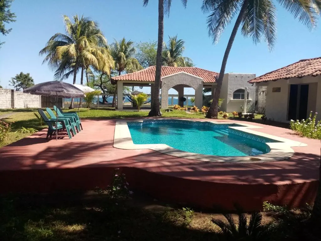 La Ceja Beach House，位于El Tamarindo的酒店