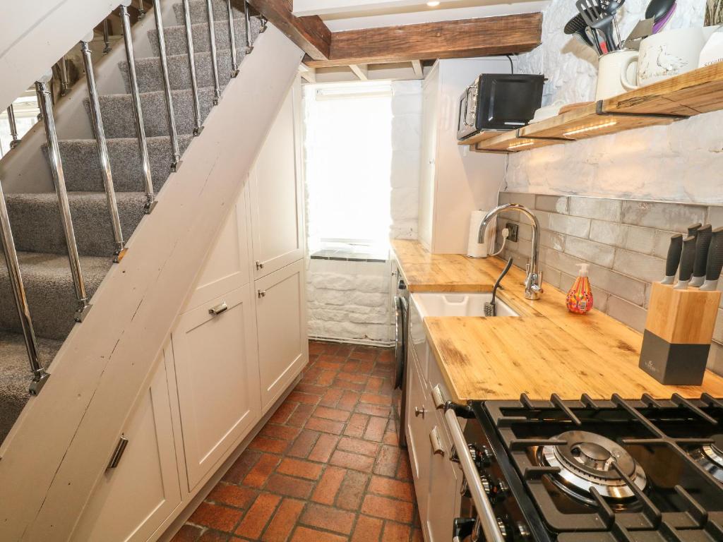 Archway Cottage, Crich photo 5