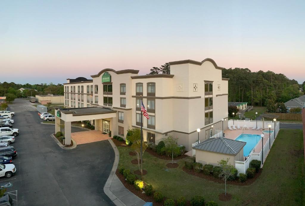 Wingate by Wyndham Southport photo