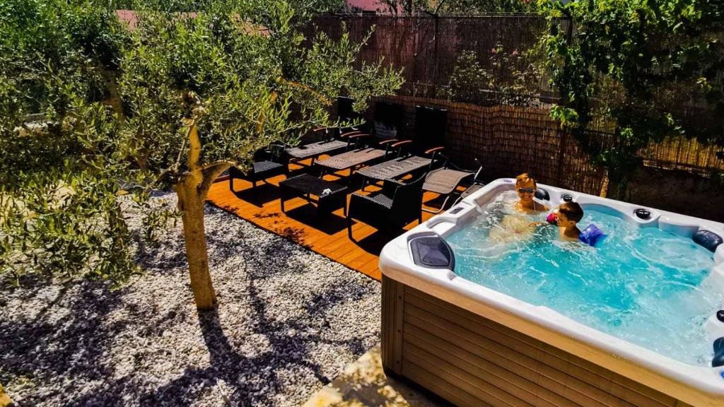 Holiday Home Istra with JACUZZI photo