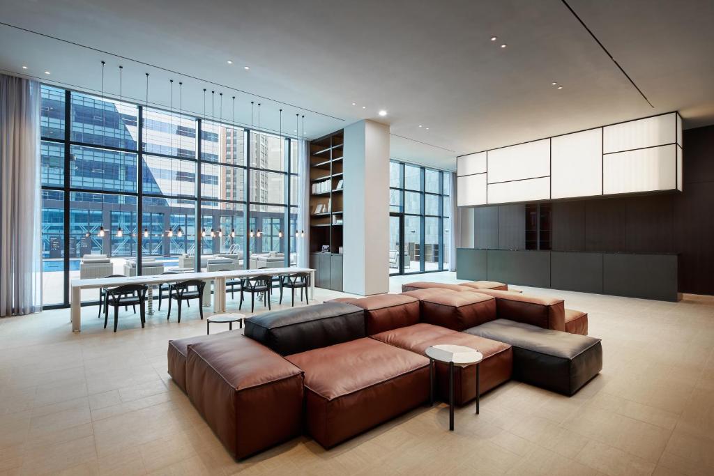 フロント・ロビー