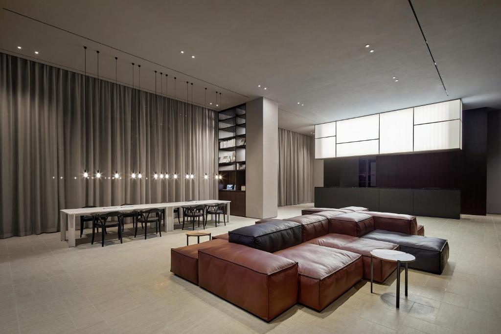 フロント・ロビー