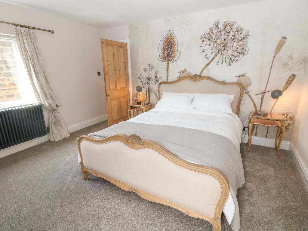 Archway Cottage, Crich photo 2