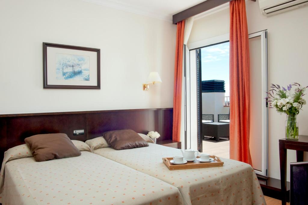 Gaudi Hotel — Pokoje in Barcelona, Katalonia