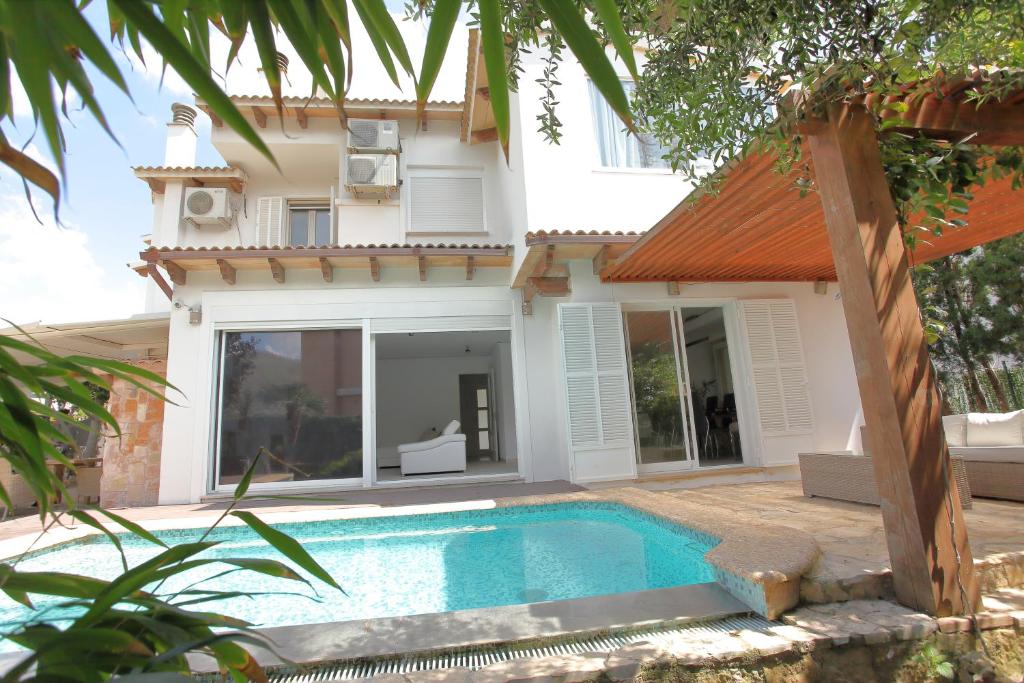 Tropical garden, villa with pool near the beach - 3