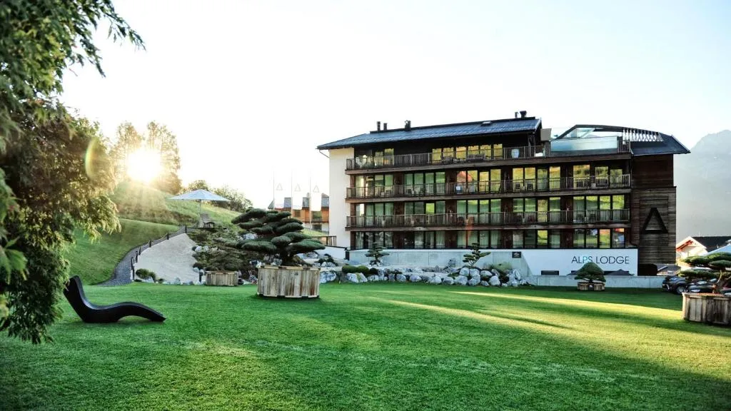 Alps Lodge, hotel in Fiss