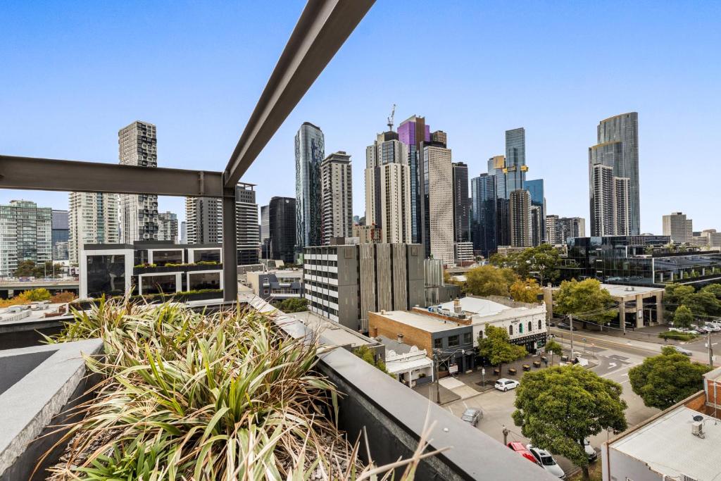 Inner City Convenience In The Heart of Melbourne photo