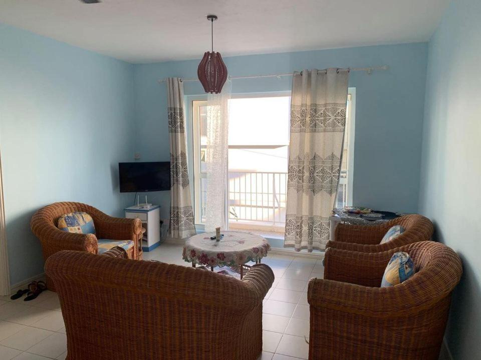 Well equipped peaceful 3 bedroom apartment photo