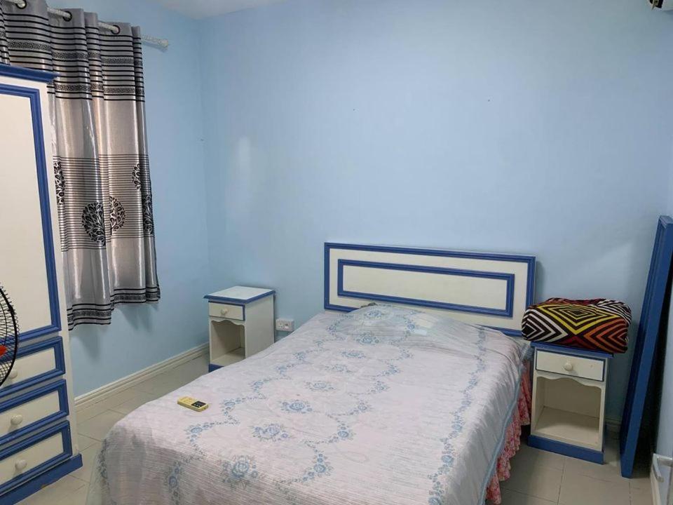 Well equipped peaceful 3 bedroom apartment photo