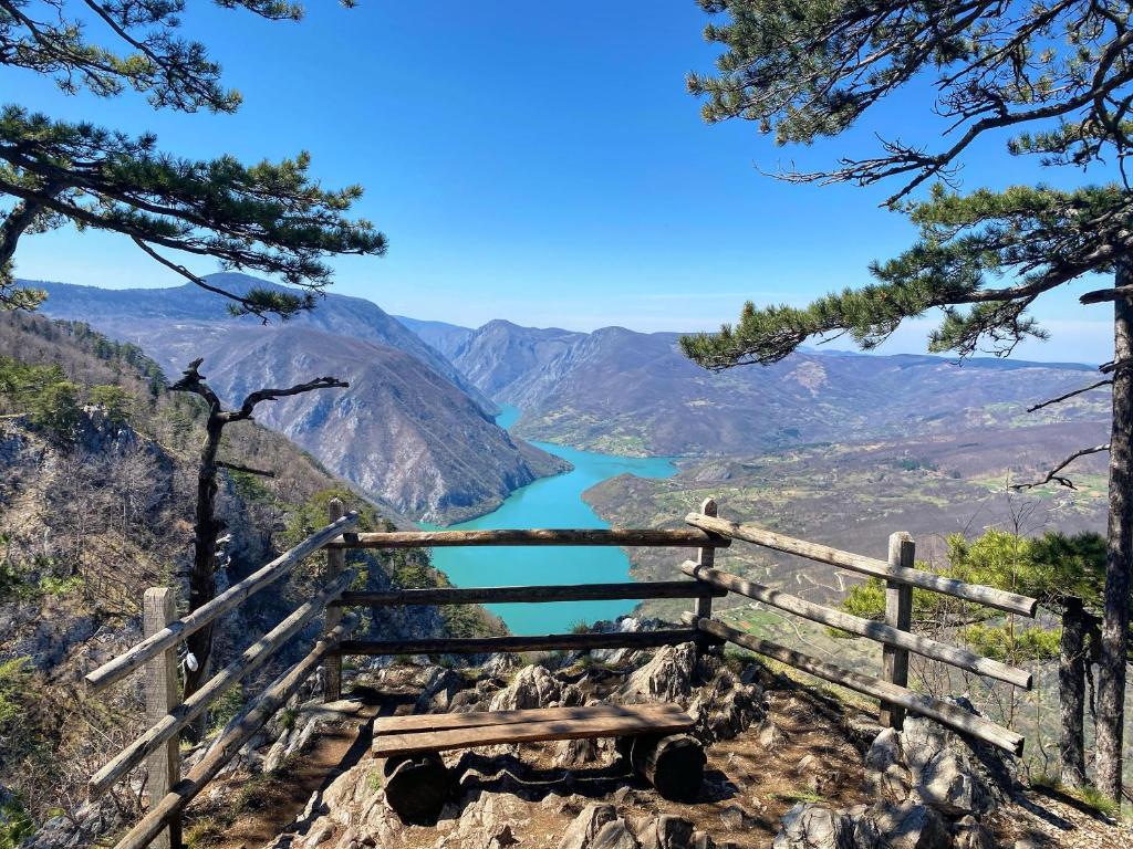 Dren - Banjska stena — Hotel in Rastiste