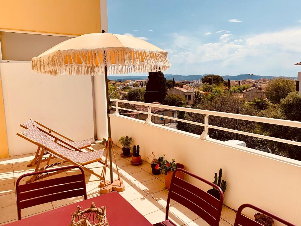 Le Saint Loup (terrasse et parking) - 2