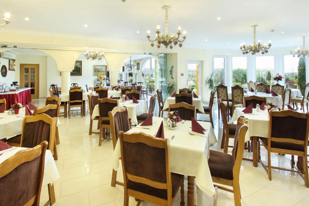 Restaurant, Barokk Hotel in Hegyeshalom