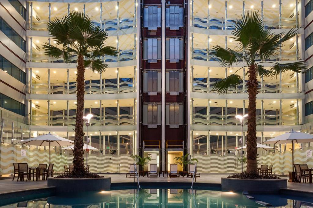 クラウン プラザ レオン バイ IHG (Crowne Plaza Leon By IHG) スイミングプール