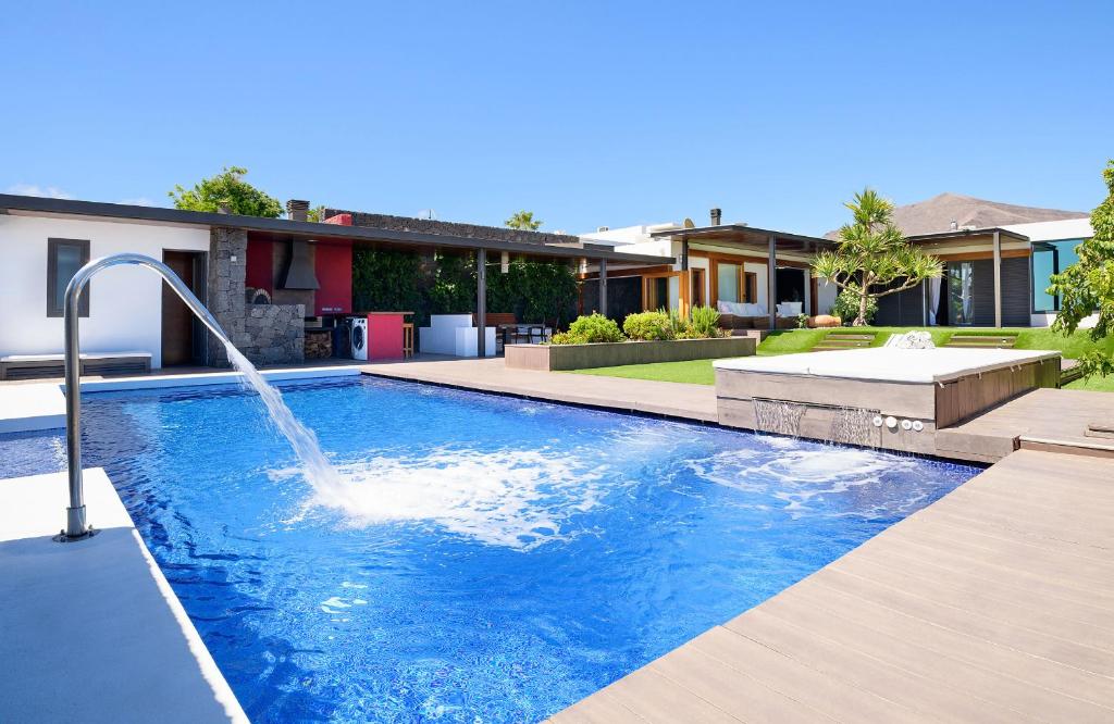 Luxury and Harmony House - 4