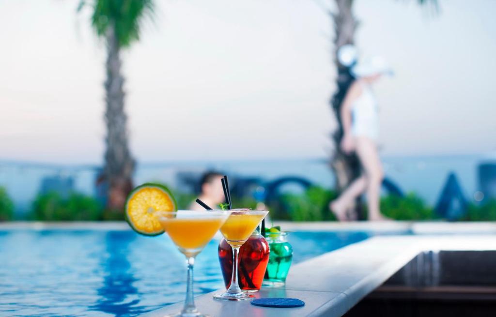 สระว่ายน้ำ