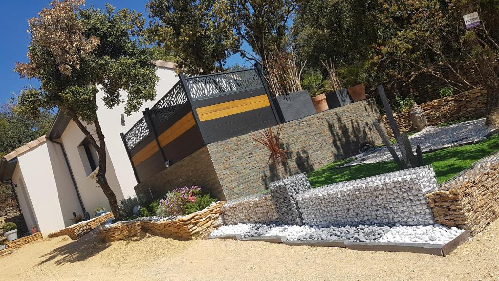 gite A L' ÉVIDENCE, Mornas