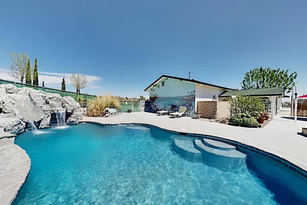 Plum Guide Desert Skies in Yucca Valley (CA) reviews, prices of Hotels