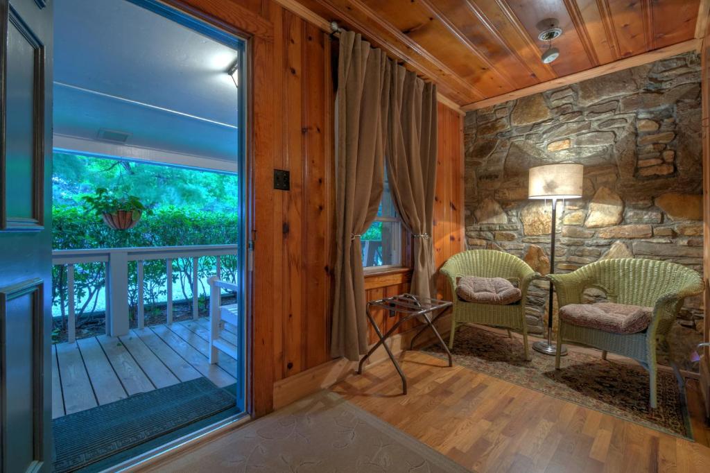 Linville Falls Lodge & Cottages photo
