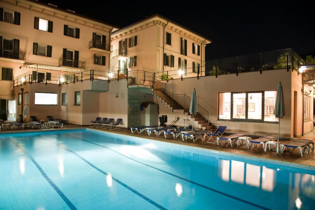 Hotel Lenno — Basen in Lenno, Lombardia