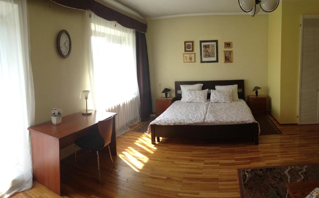 Villa April