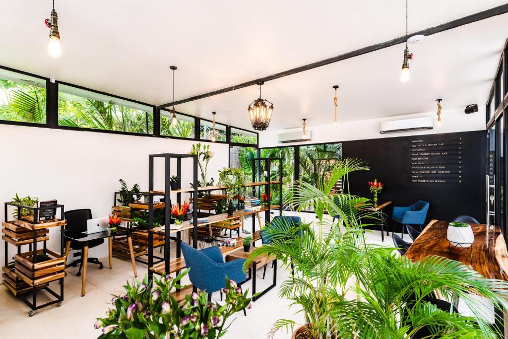 Restaurant, In the Shade Hotel - Coworking - 300Mbit - Adults Only in Tamarindo