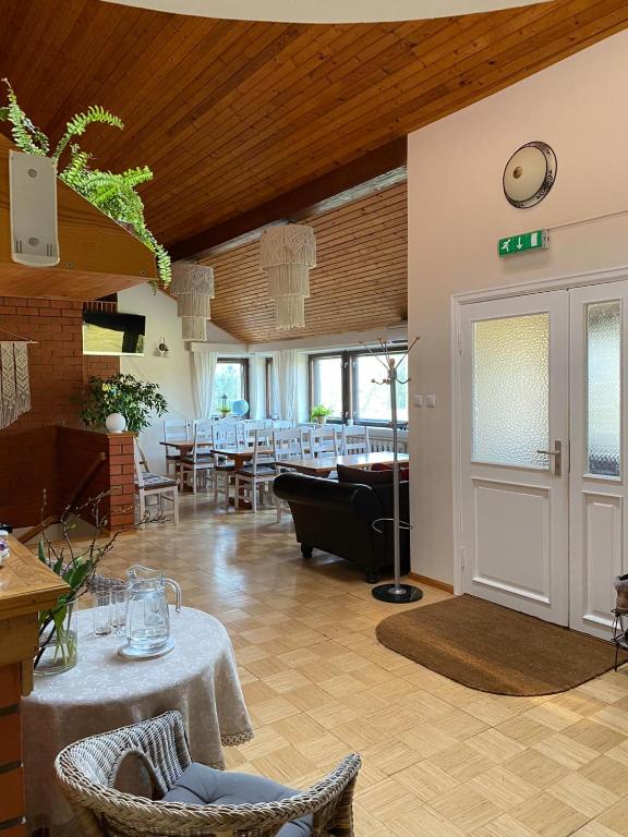 Bar/lounge, Reiumaa Motell in Parnu