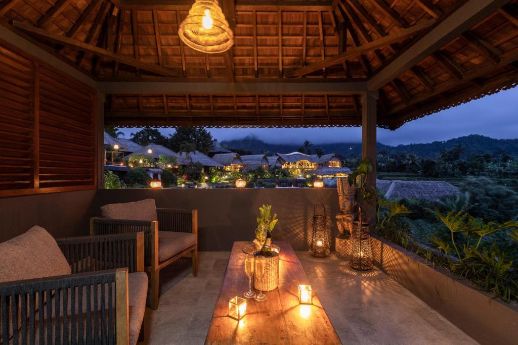 Poleng Restaurant 2 - Picture of Taman Sari Bali Resort & Spa, Pemuteran - Tripa