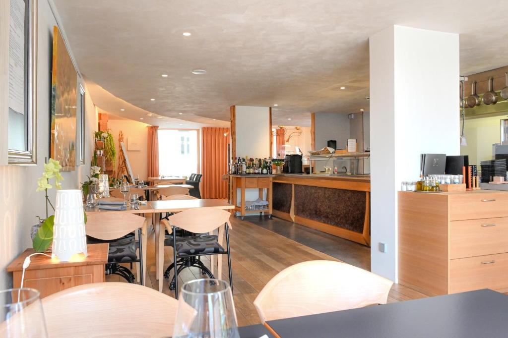 Sleepwood Hotel