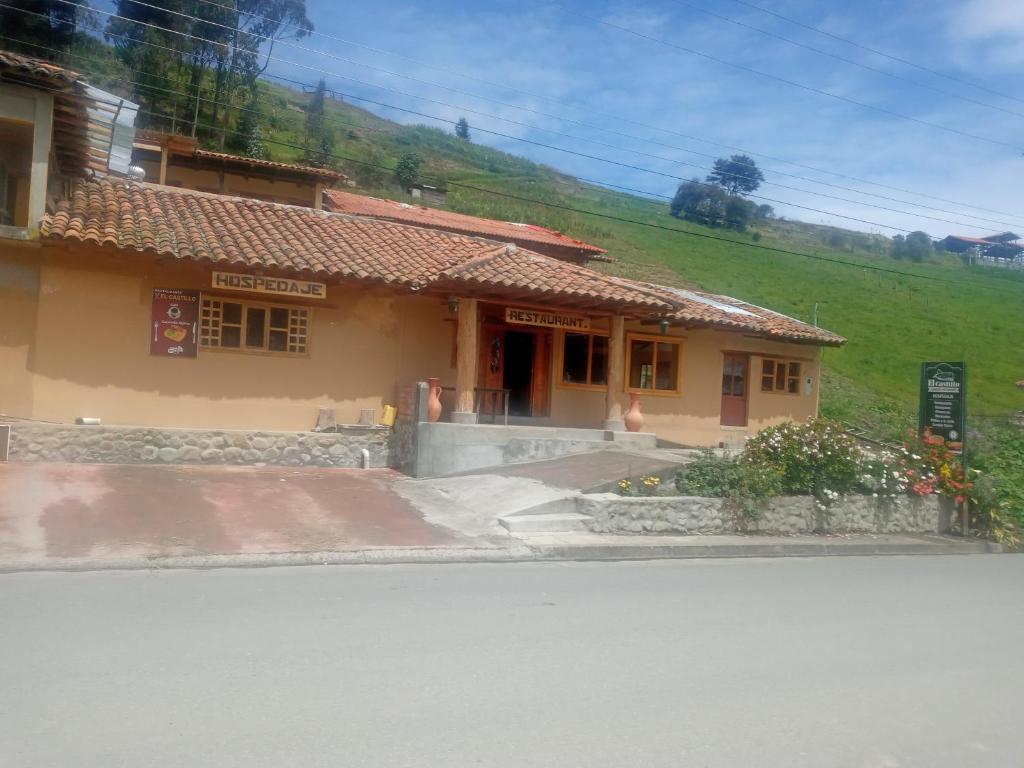 Hostal el castillo ingapirca — Hotel in Compañía