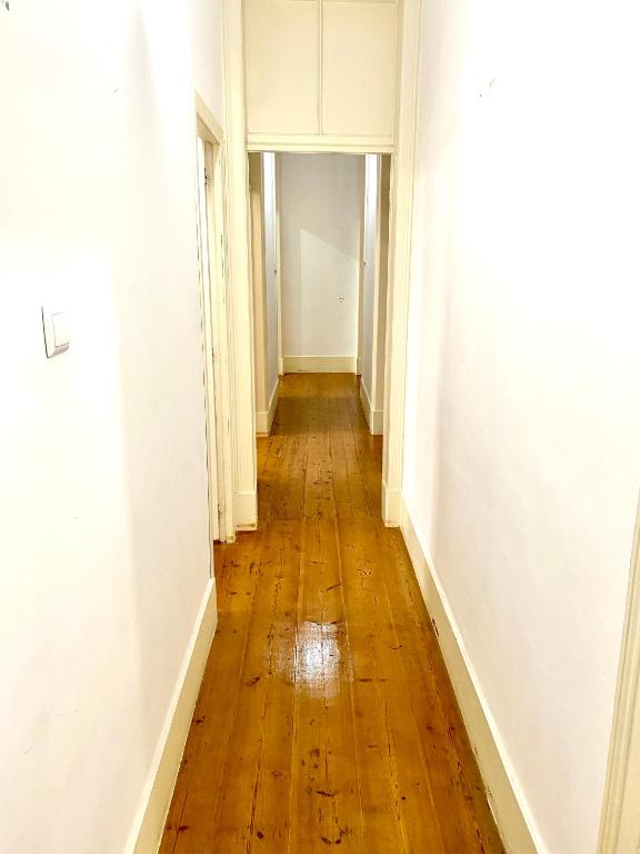 Modern Chiado 6 - Standard Double room with No window and shared bathroom 전경