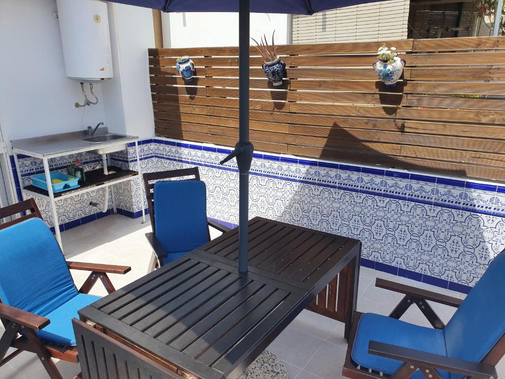 Private townhouse with roof terrace close to the beach - 3