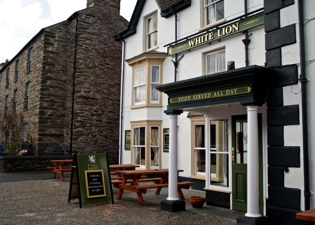 The White Lion Hotel photo