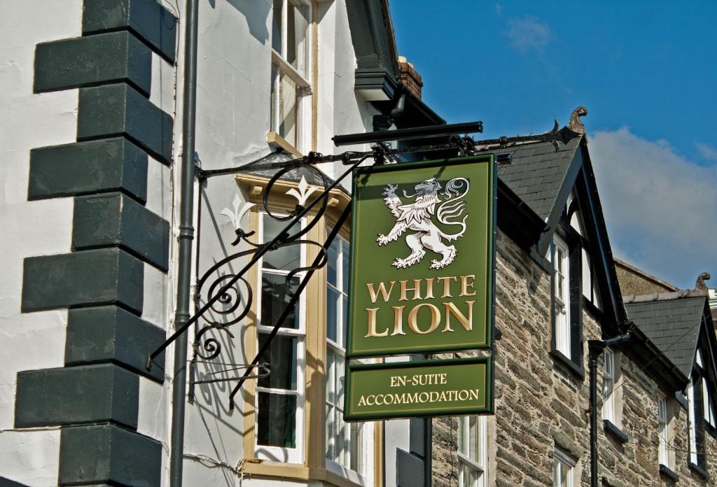 The White Lion Hotel — Hotel in Machynlleth